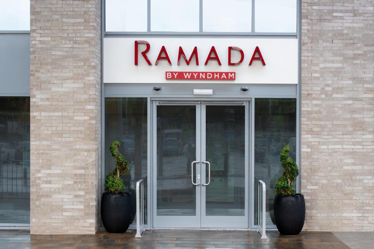 Ramada By Wyndham Leeds East Hotell Exteriör bild